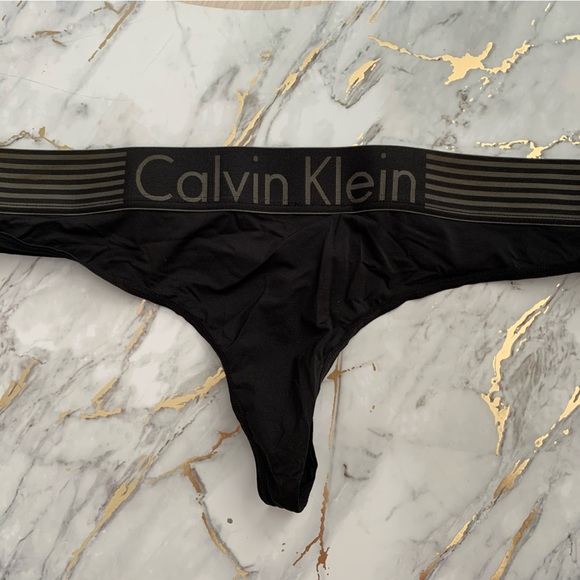 Calvin Klein Set - Picture 4 of 4
